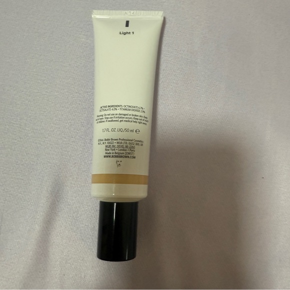 Bobbi Brown Vitamin Enriched Skin Tint Light 1 - Picture 3 of 3